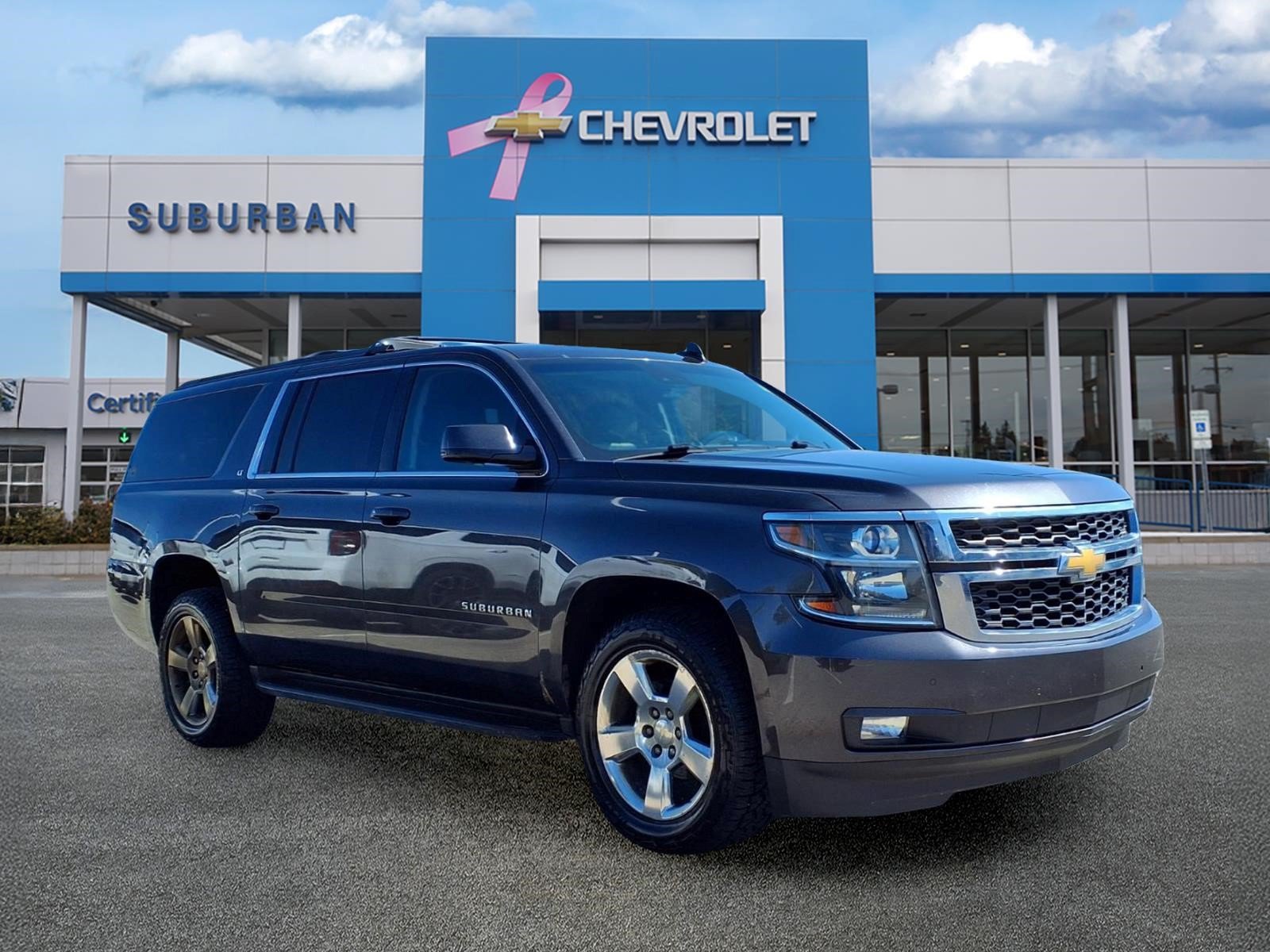 Used 2016 Chevrolet Suburban LT w/ Luxury Package AWD/4WD image 3