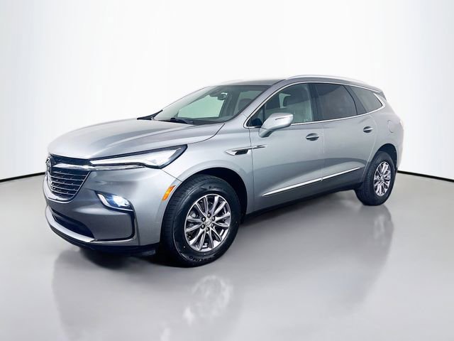 Used 2023 Buick Enclave Essence image 5