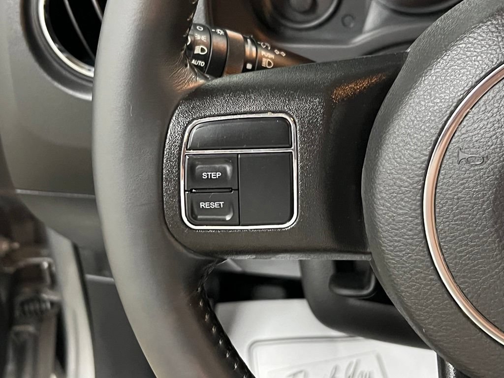 Used 2016 Jeep Patriot Latitude AWD/4WD image 17