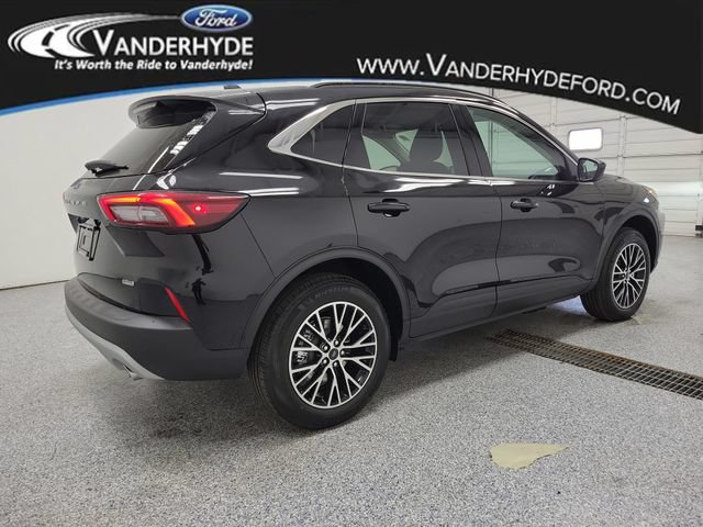 New 2026 Ford Escape SE FWD image 3