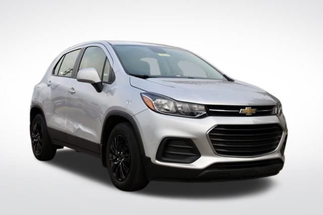 Used 2018 Chevrolet Trax LS image 1