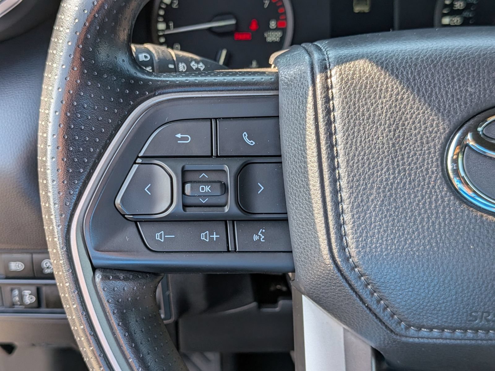 Used 2025 Toyota Tundra SR5 AWD/4WD image 18