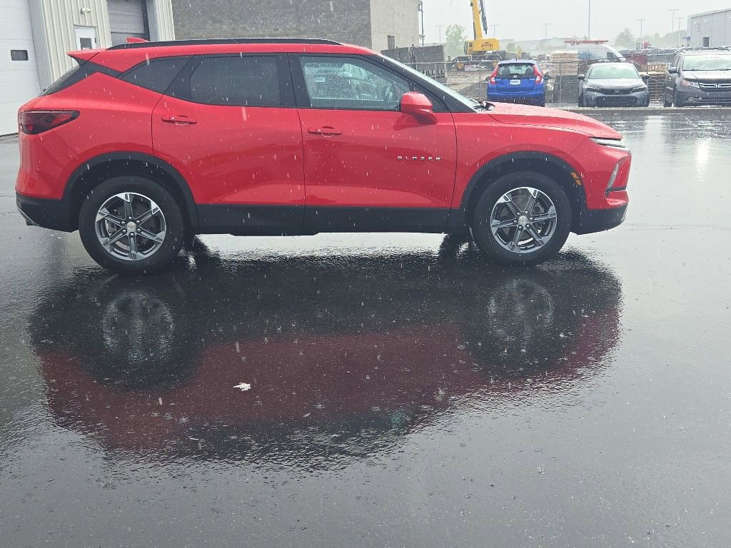 Used 2023 Chevrolet Blazer LT w/ Convenience Package AWD/4WD image 9