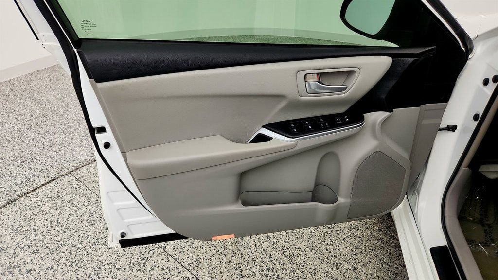 Used 2015 Toyota Camry LE FWD image 10