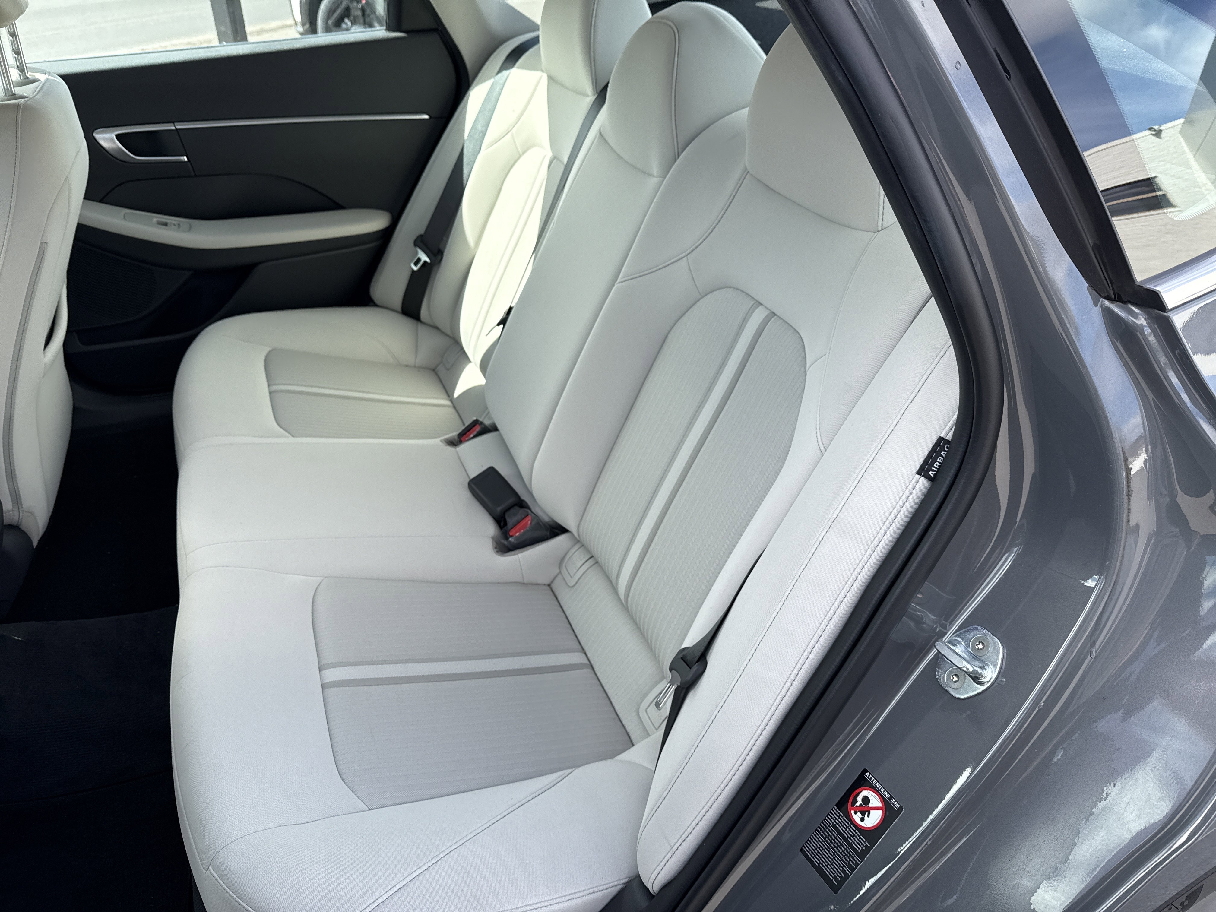 Used 2023 Hyundai Sonata SE image 3