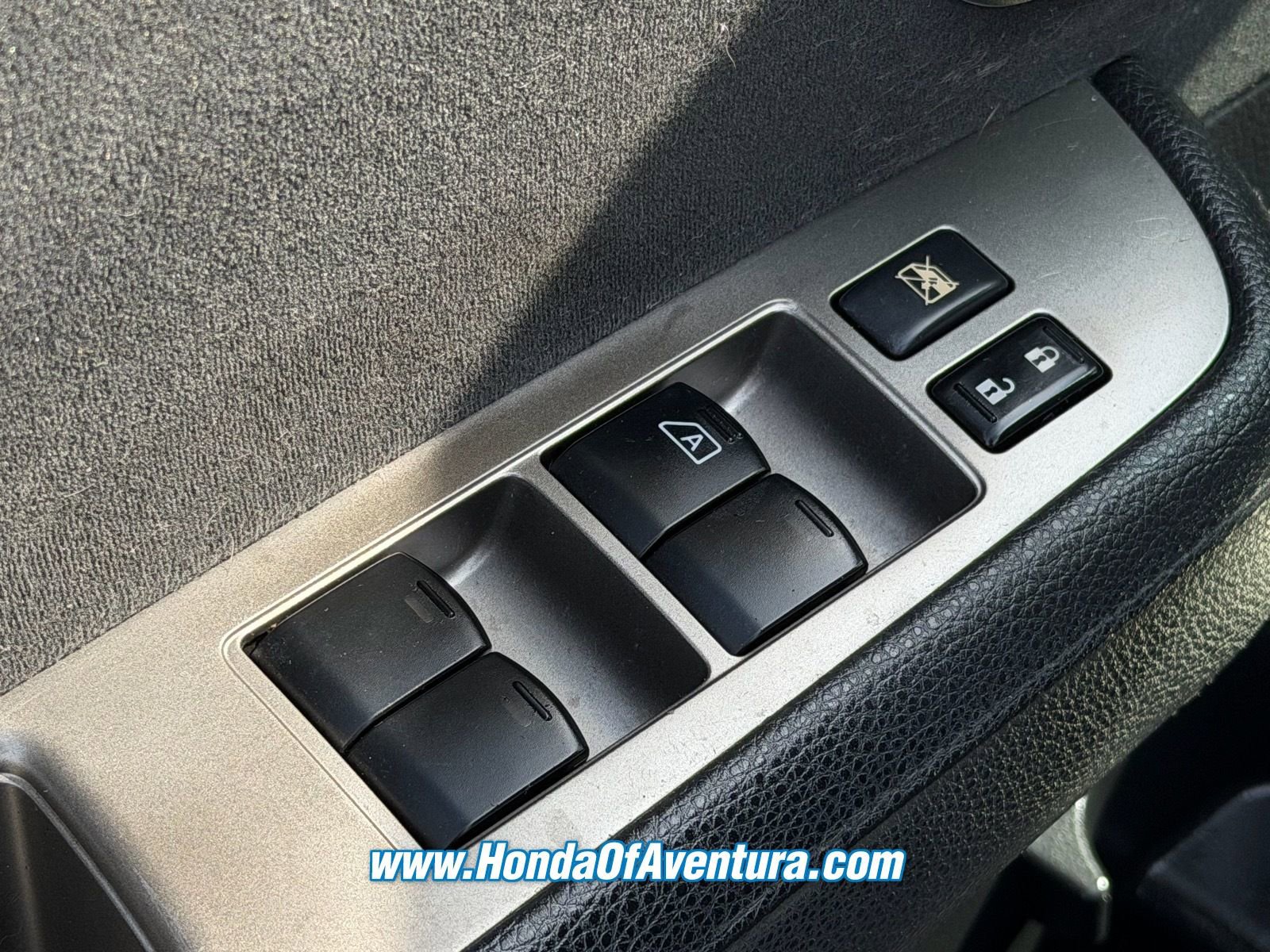 Used 2012 Nissan Versa 1.8 S w/ Plus Pkg FWD image 19