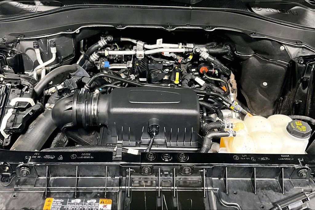 Used 2023 Ford Explorer XLT w/ Equipment Group 202A image 12