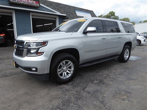 Used 2019 Chevrolet Suburban LT image 2