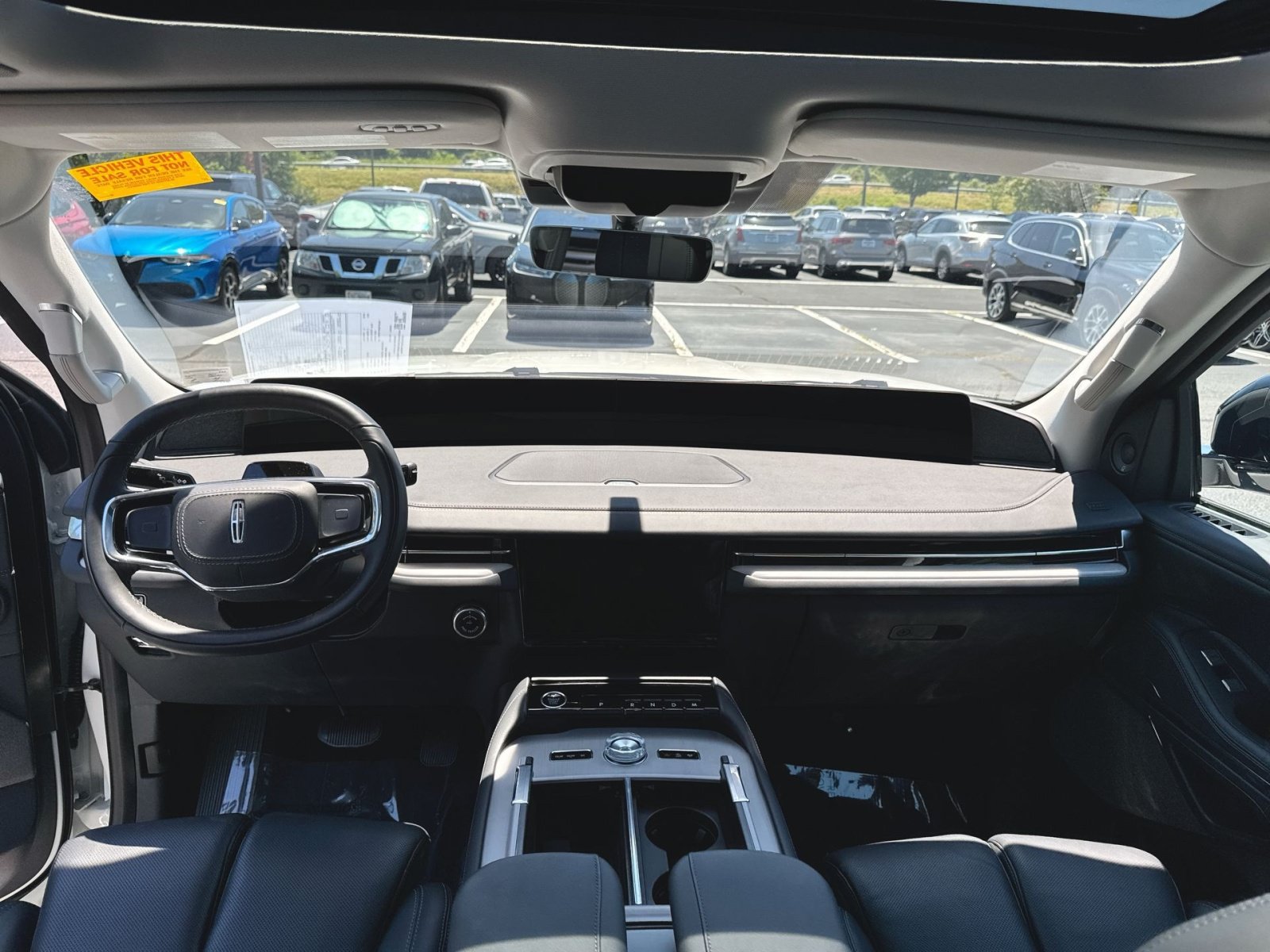 Used 2025 Lincoln Navigator Reserve AWD/4WD image 12