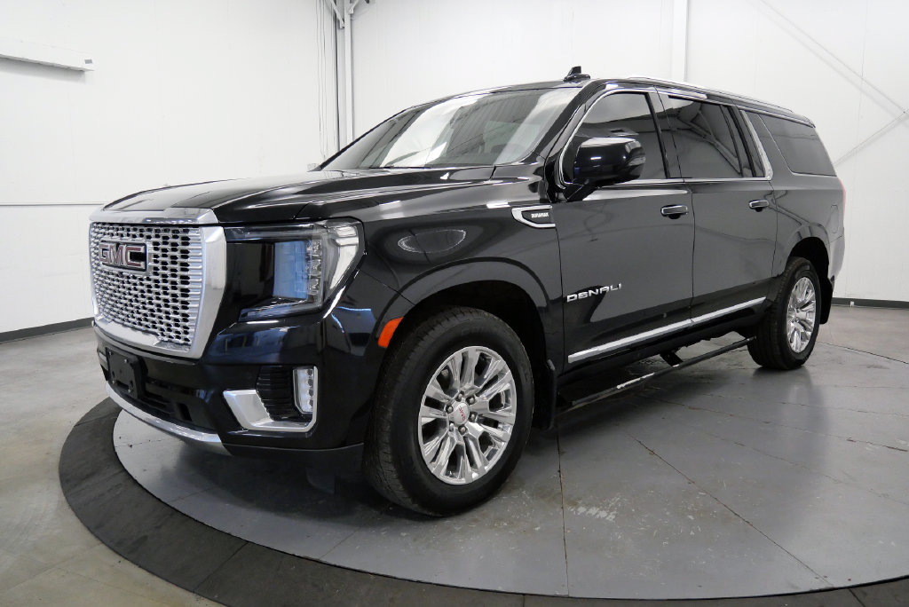 Used 2023 GMC Yukon XL Denali AWD/4WD image 4