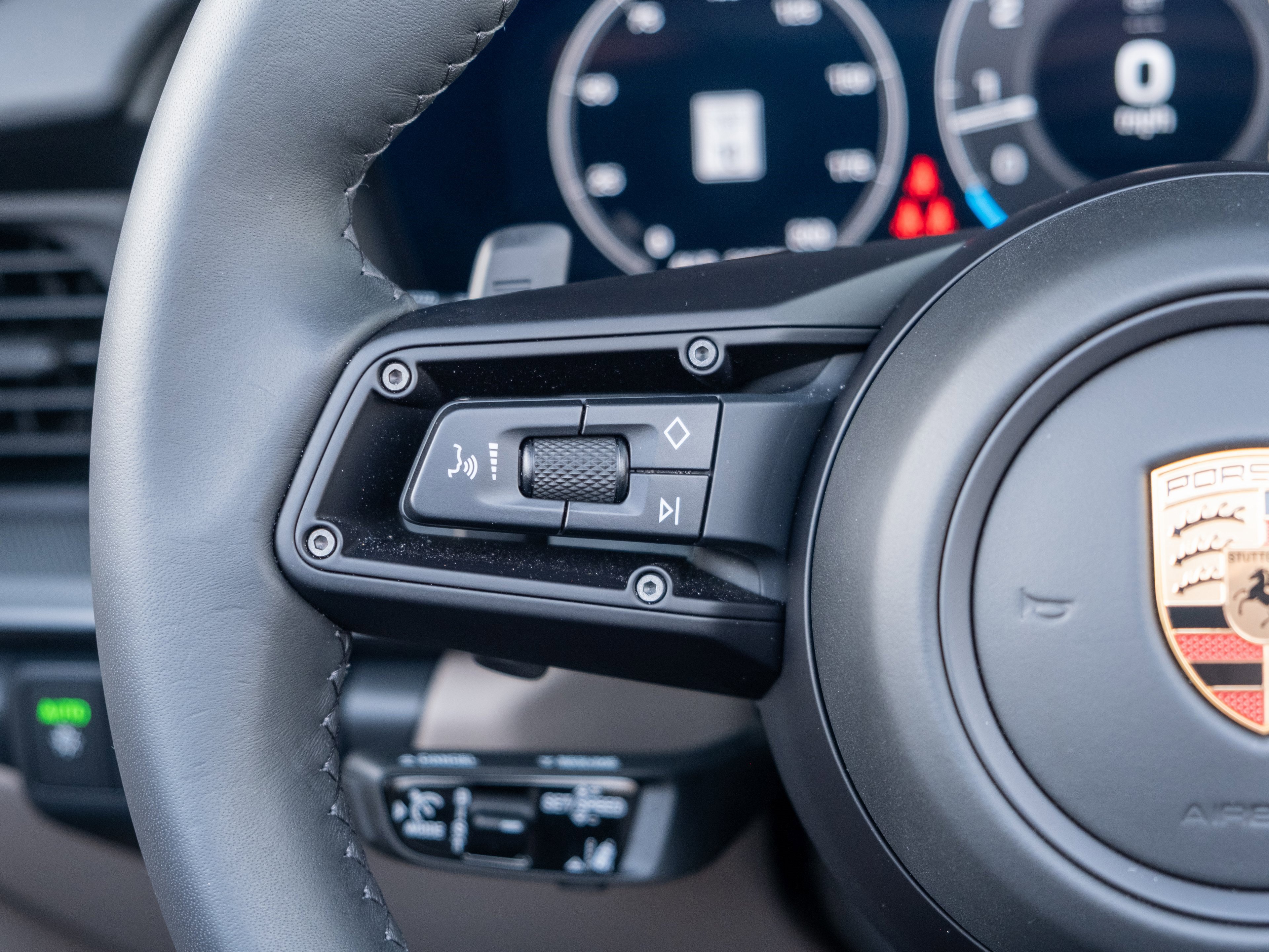 Certified 2025 Porsche 911 Carrera image 29