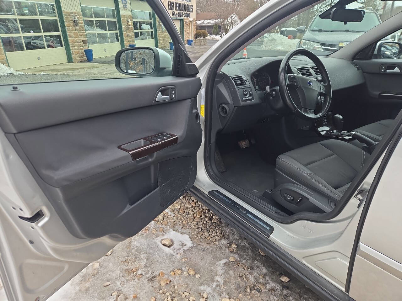 Used 2007 Volvo V50 2.4i image 25
