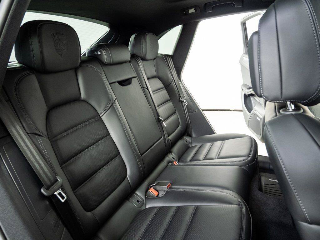 New 2026 Porsche Macan AWD/4WD image 23