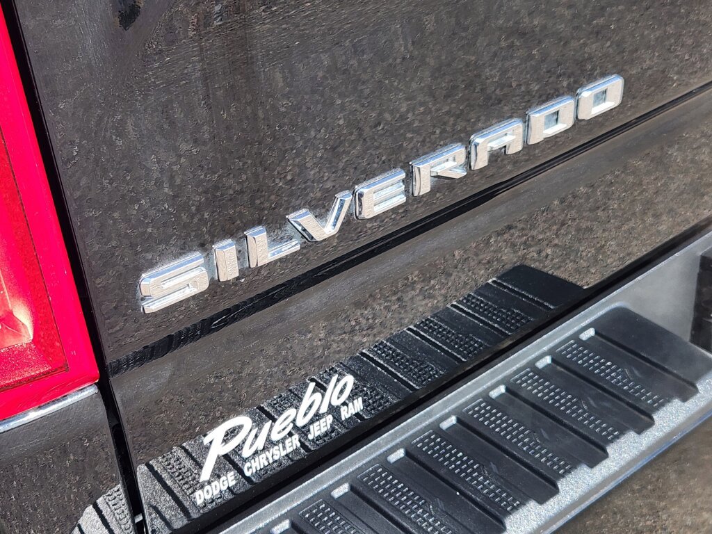 Used 2024 Chevrolet Silverado 1500 High Country w/ Technology Package image 11