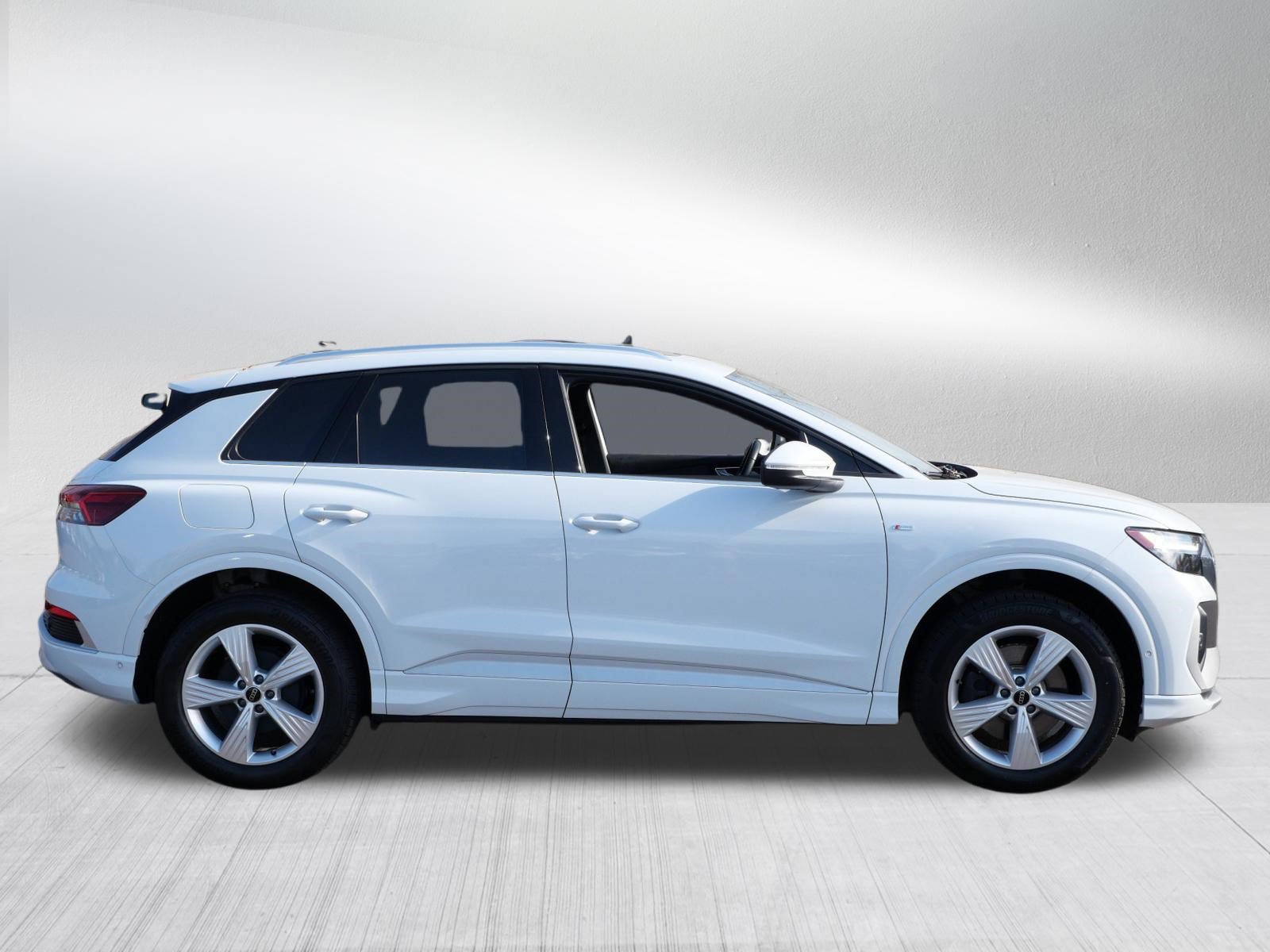 Used 2023 Audi Q4 e-tron Premium Plus AWD/4WD image 8
