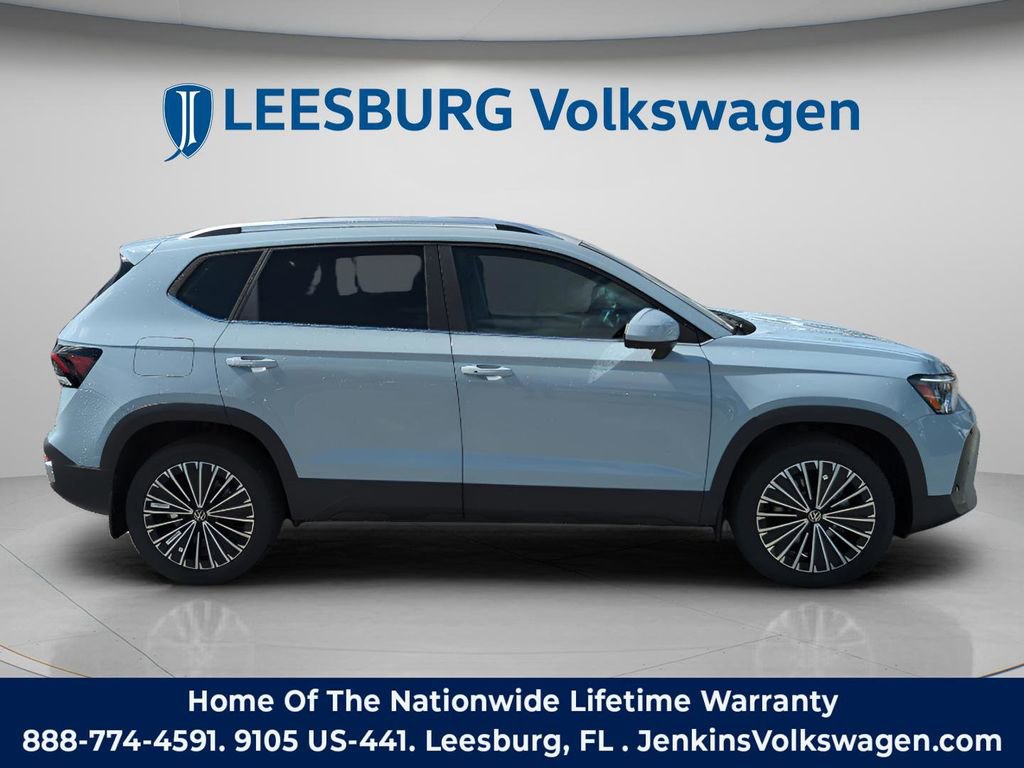 New 2026 Volkswagen Taos SE image 3