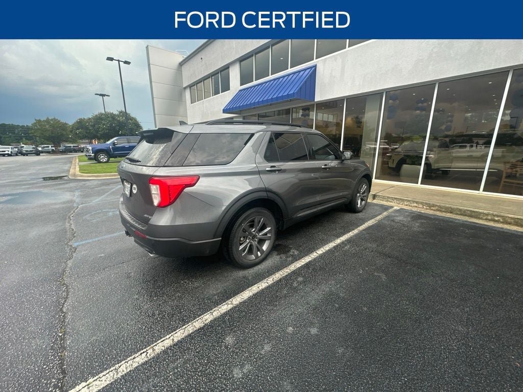 Used 2022 Ford Explorer XLT w/ Equipment Group 202A AWD/4WD image 3