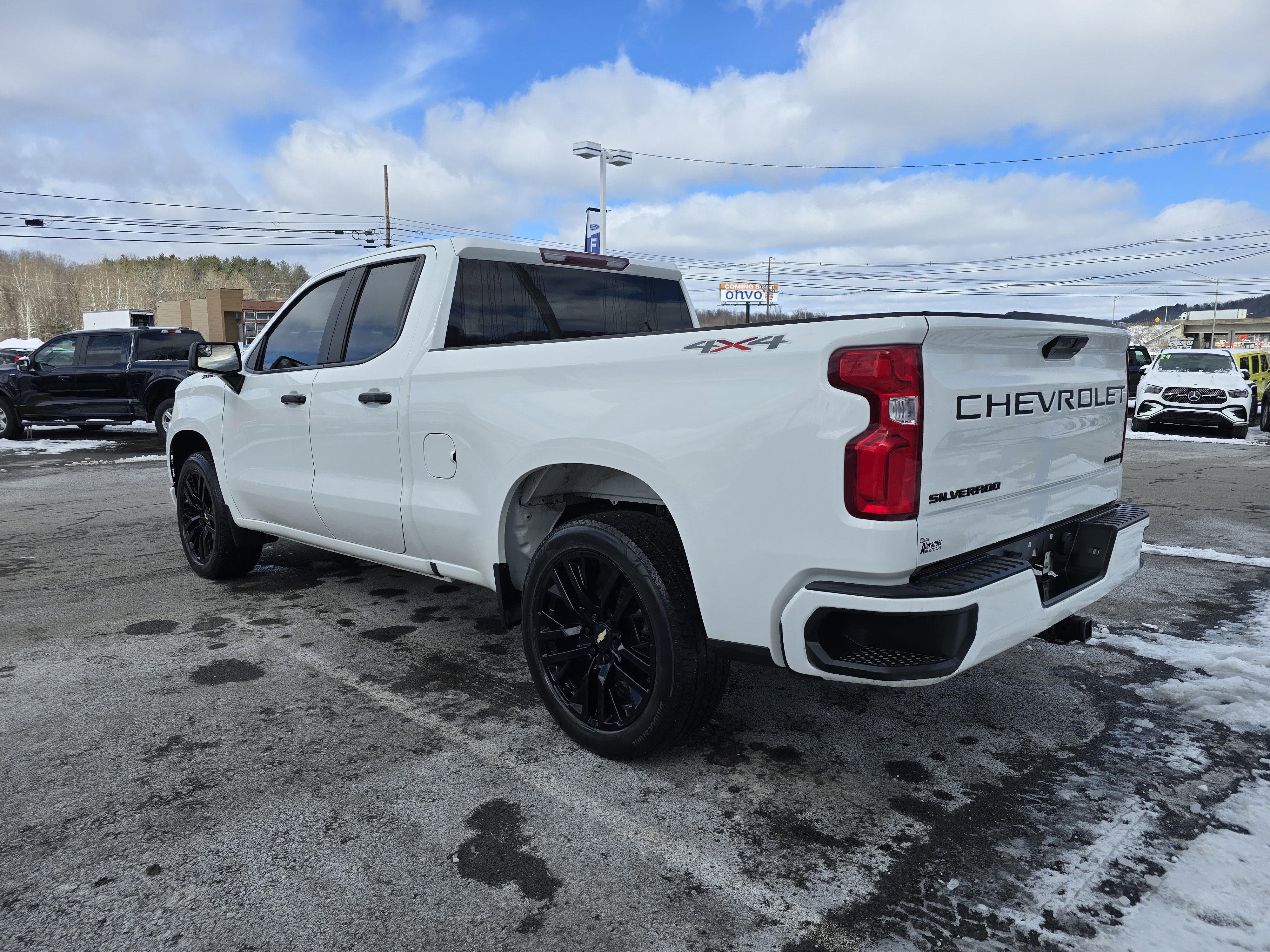Used 2020 Chevrolet Silverado 1500 Custom w/ Custom Value Package image 5