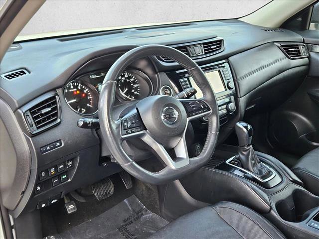 Used 2017 Nissan Rogue SL w/ SL Premium Package image 10