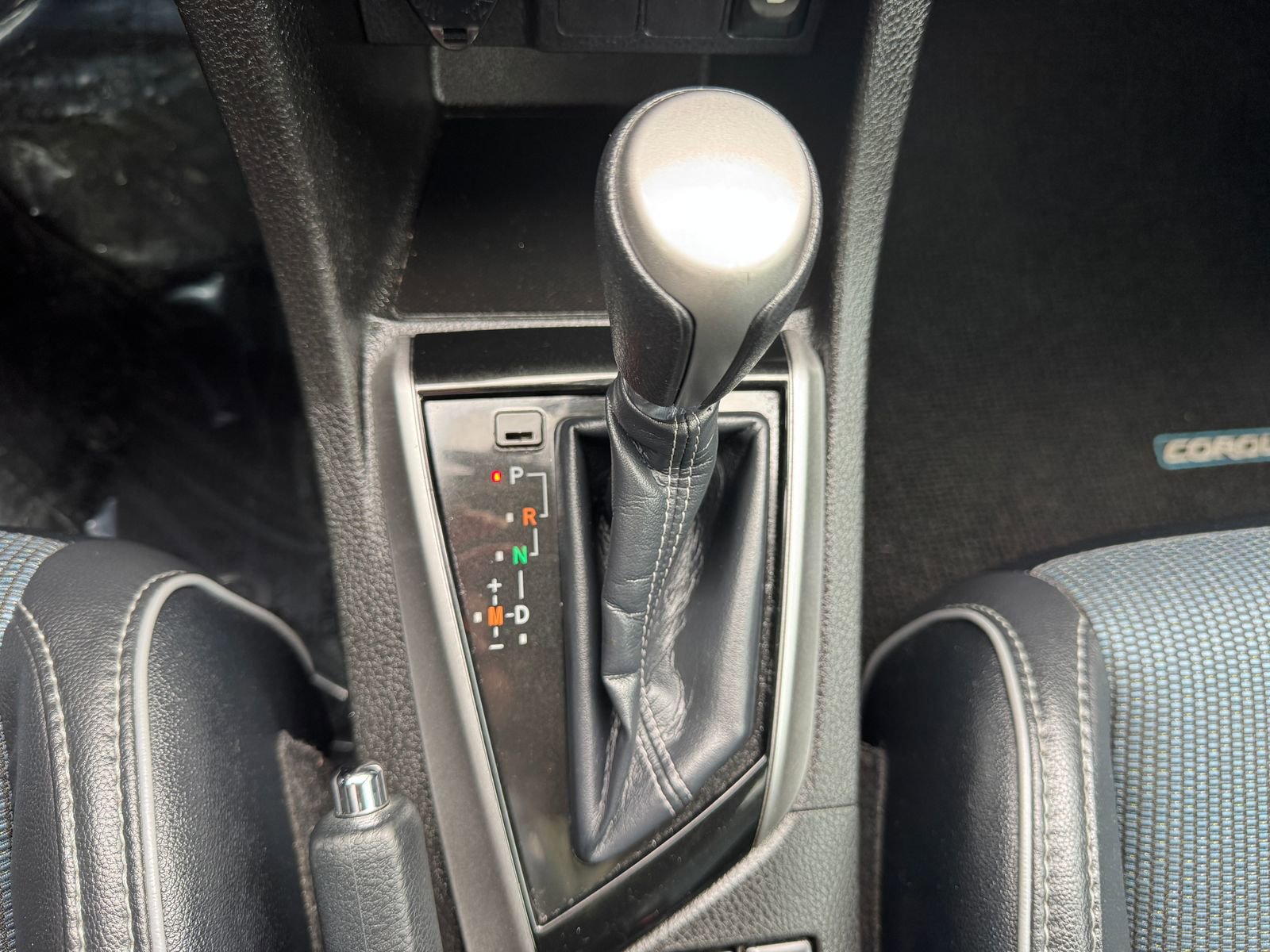 Used 2015 Toyota Corolla S FWD image 25