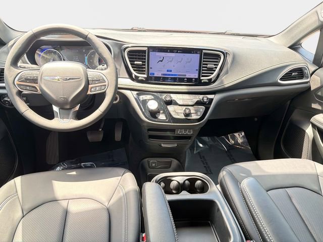 Used 2025 Chrysler Pacifica Select FWD image 14
