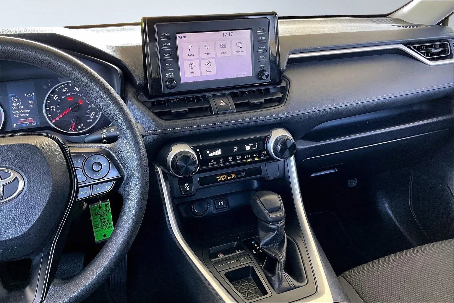 Used 2019 Toyota RAV4 LE image 9