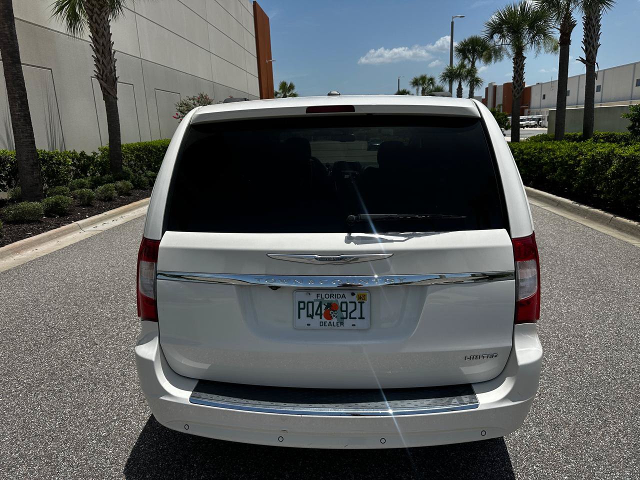 Used 2011 Chrysler Town & Country Limited FWD image 5