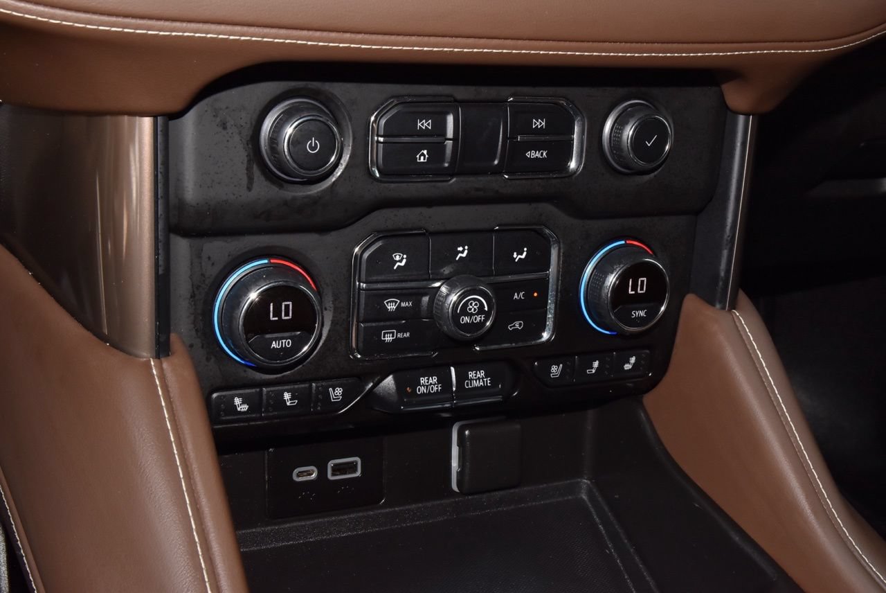 Used 2021 Chevrolet Tahoe High Country w/ Premium Package RWD image 32