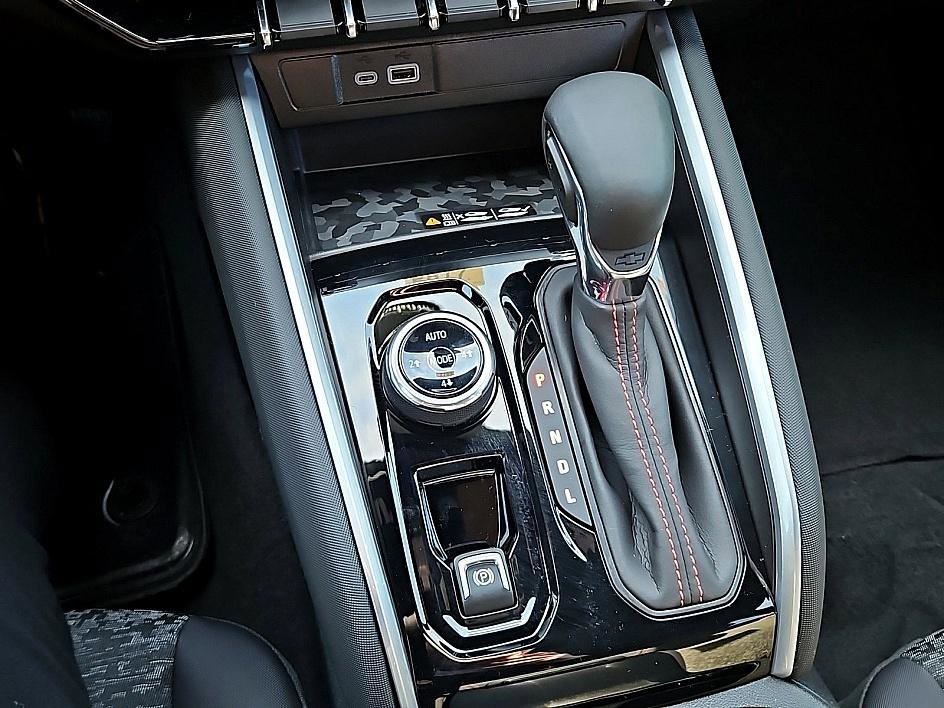 New 2025 Chevrolet Colorado Z71 w/ Midnight Edition image 18