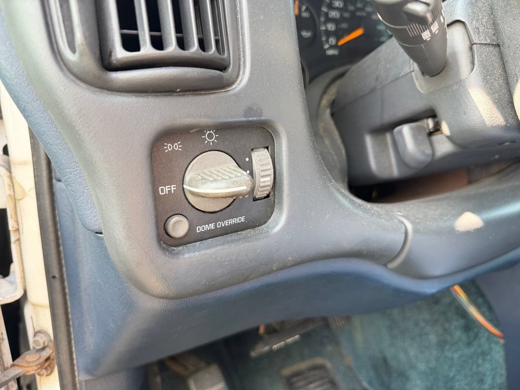 Used 1999 GMC Savana 1500 RWD image 16