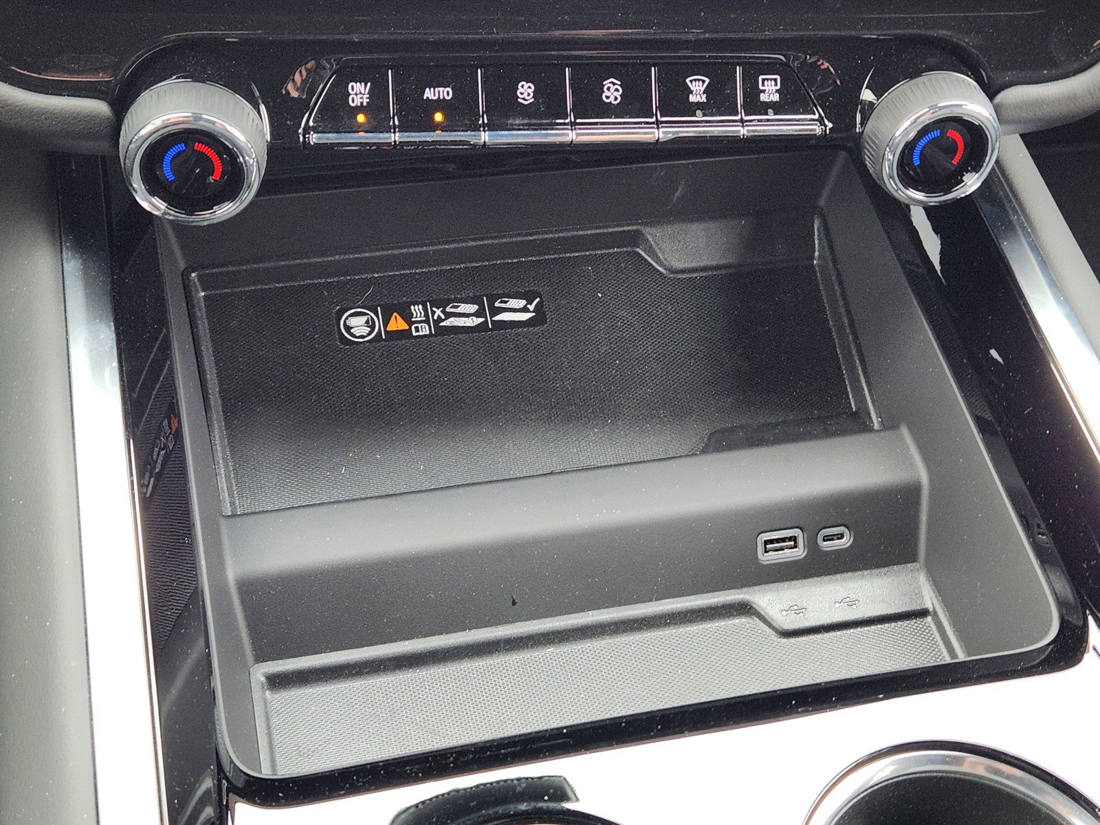 New 2026 Chevrolet Suburban Premier image 15