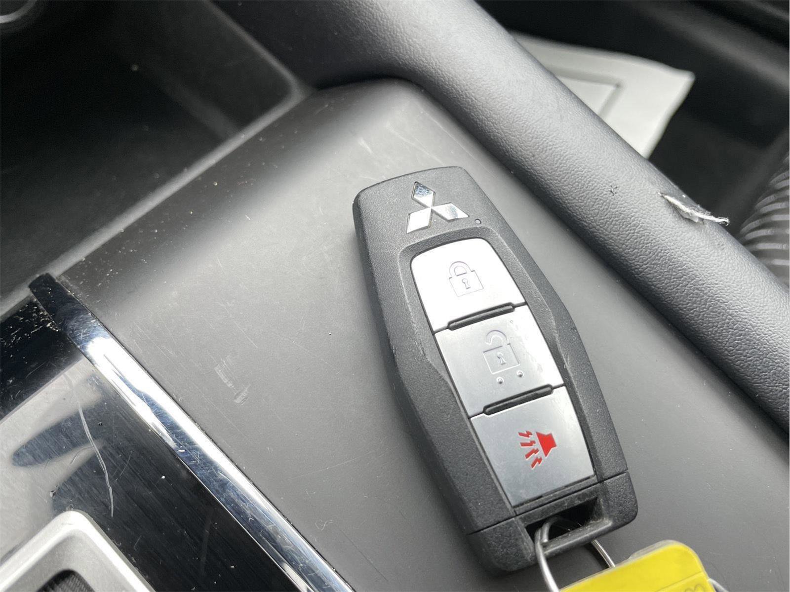 Used 2022 Mitsubishi Outlander ES image 33