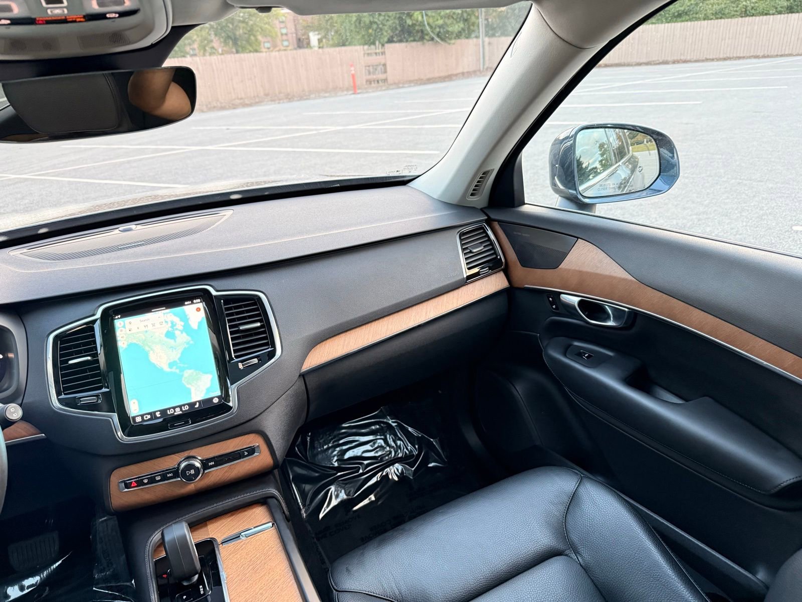 Used 2023 Volvo XC90 T8 Plus image 25