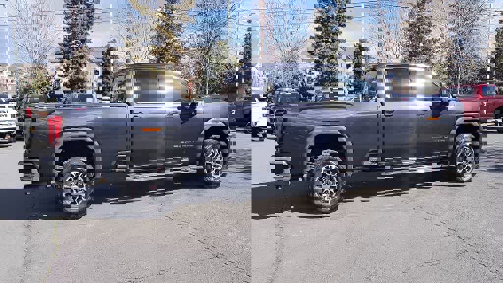 Used 2025 GMC Sierra 3500 SLE w/ SLE Value Package image 9