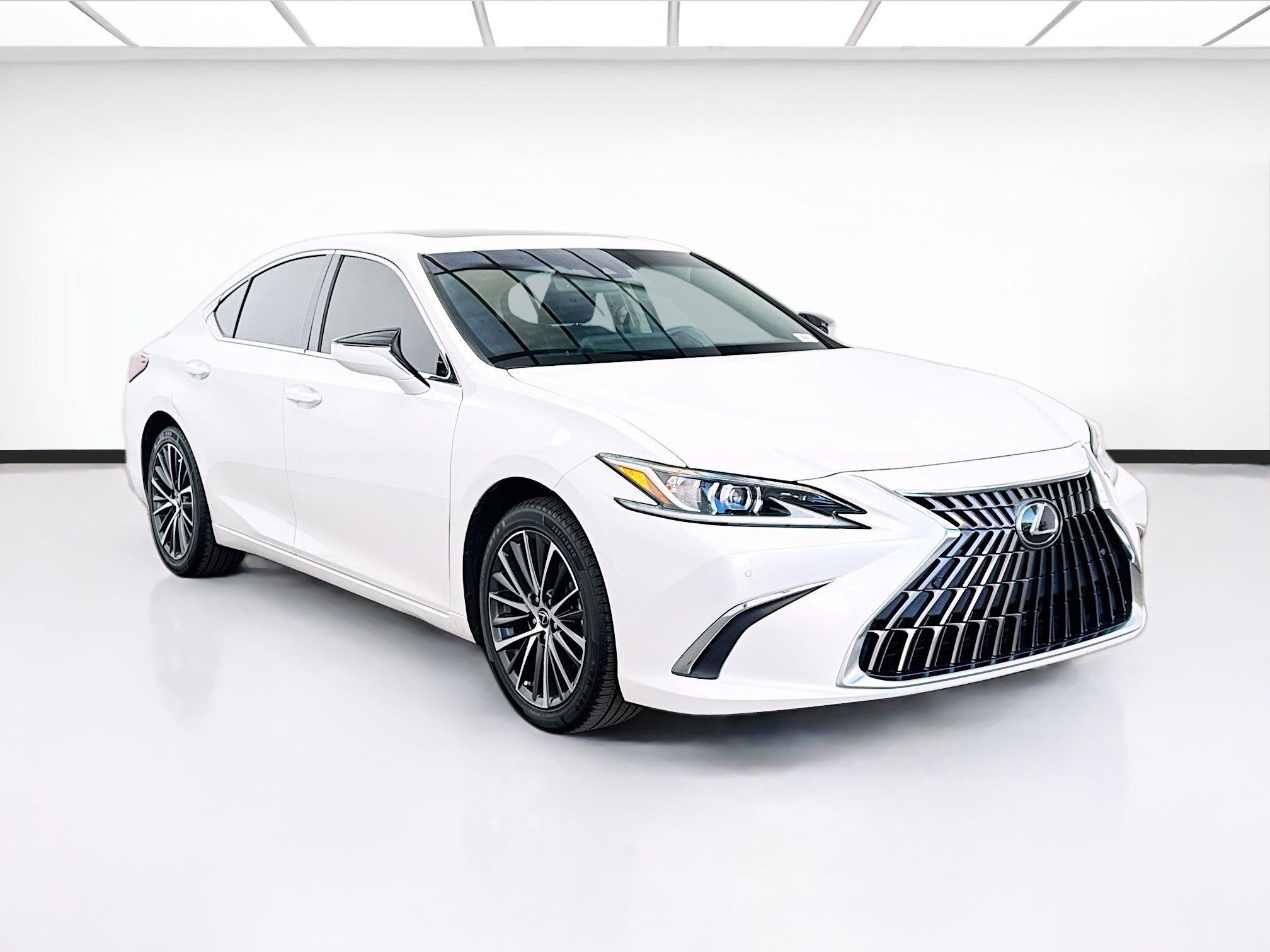 Used 2023 Lexus ES 300h w/ Premium Package FWD image 3