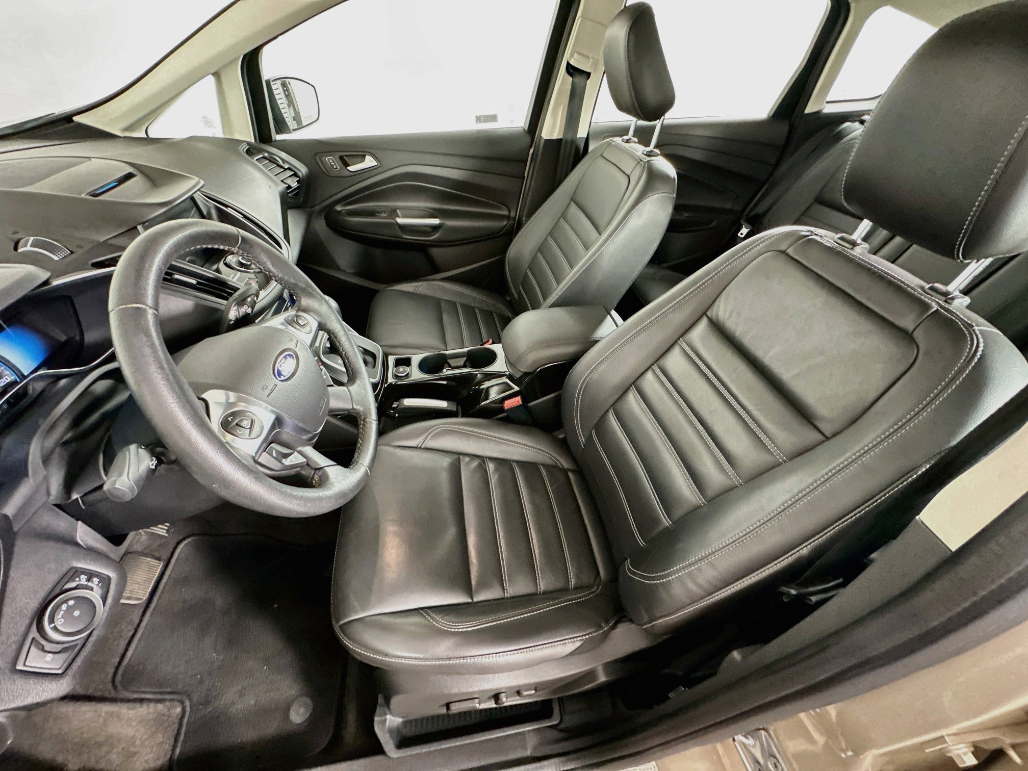 Used 2018 Ford C-MAX Titanium w/ Equipment Group 301A FWD image 13