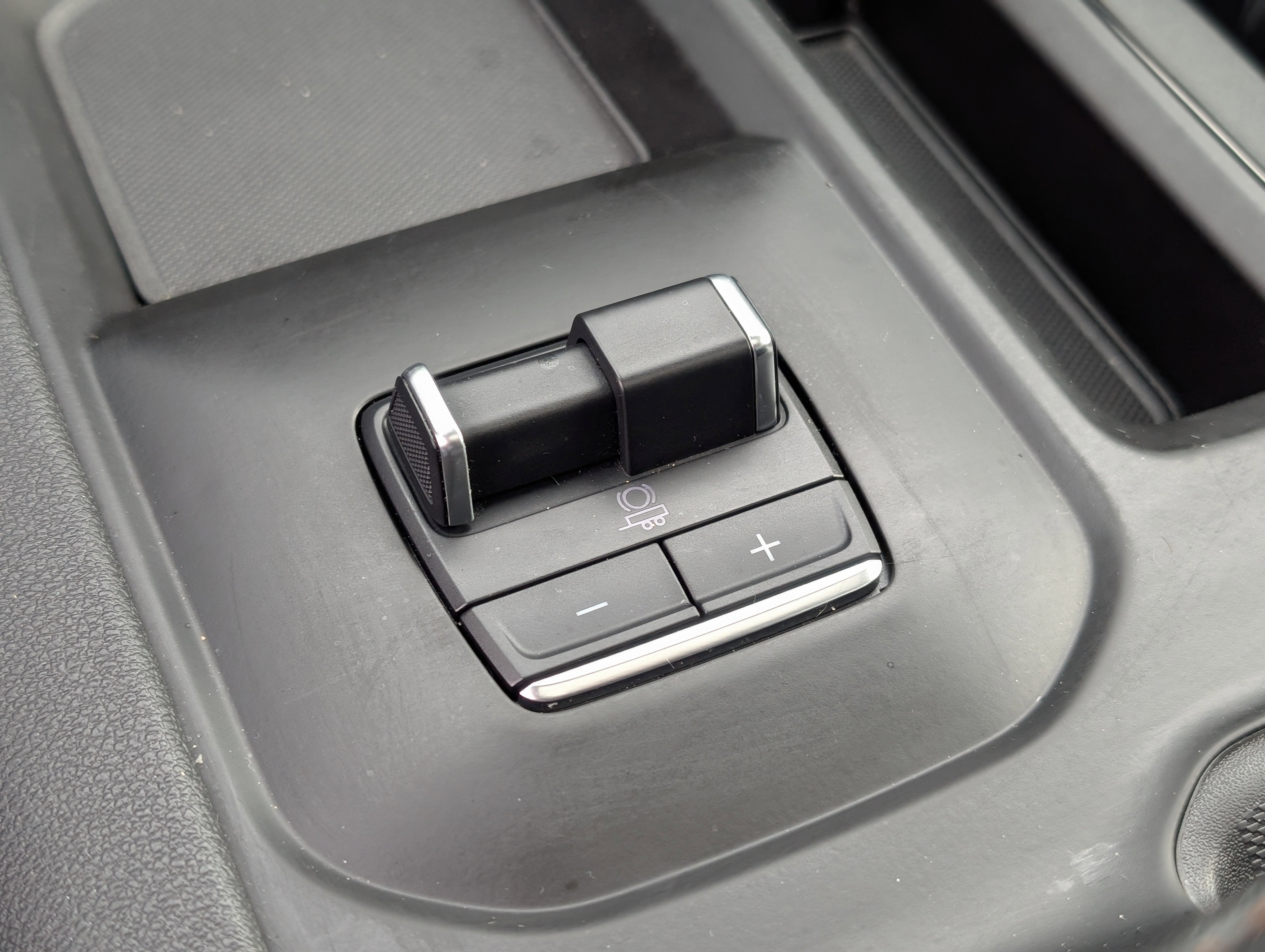 Used 2025 GMC Sierra 2500 AT4 w/ AT4 Premium Plus Package image 28