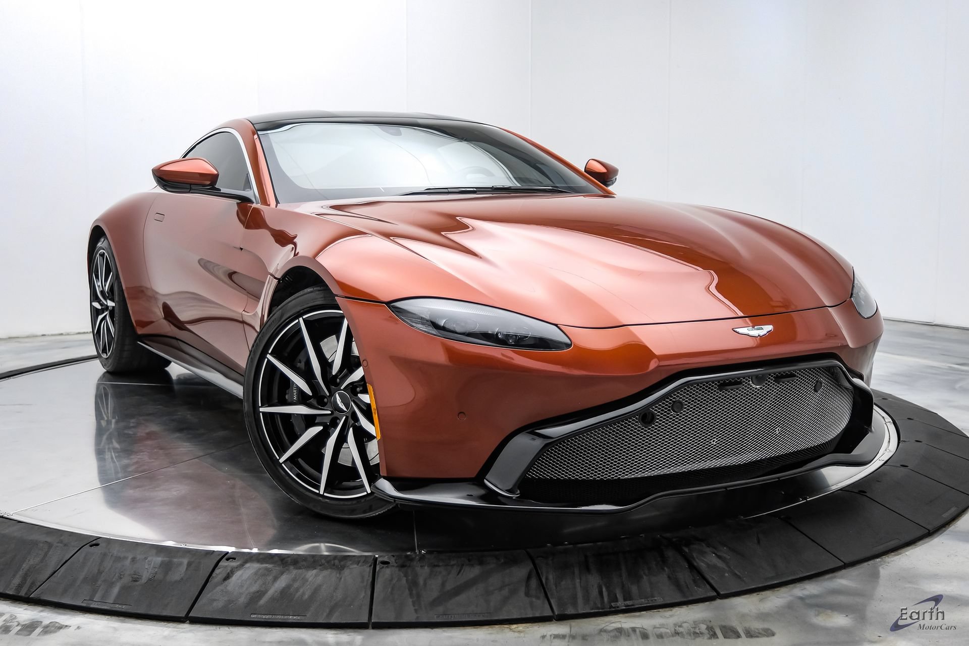 Used 2019 Aston Martin V8 Vantage Coupe RWD image 29