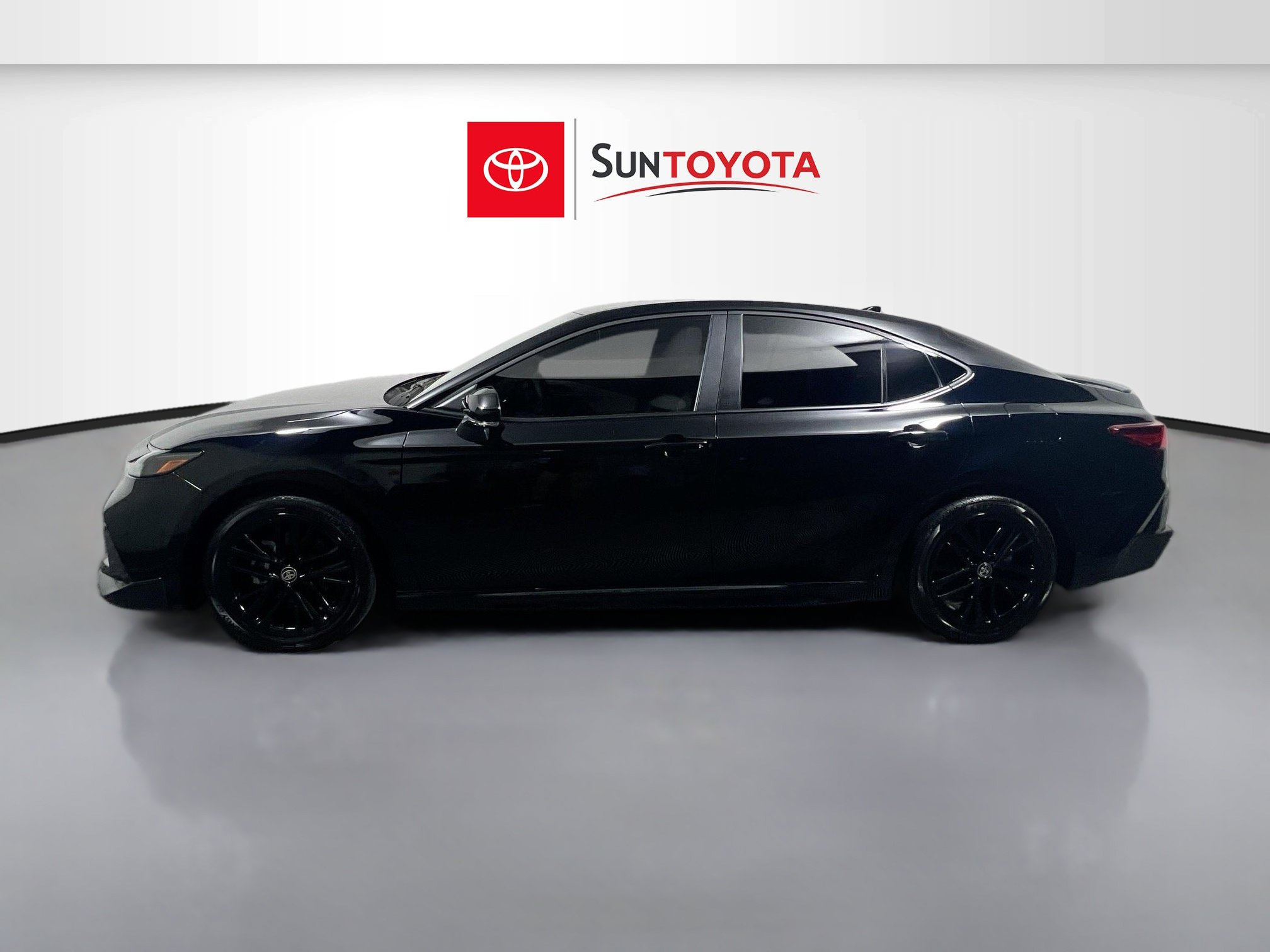 Used 2026 Toyota Camry SE FWD image 7