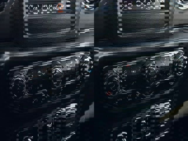 Used 2022 Jeep Wrangler Unlimited Sport image 13