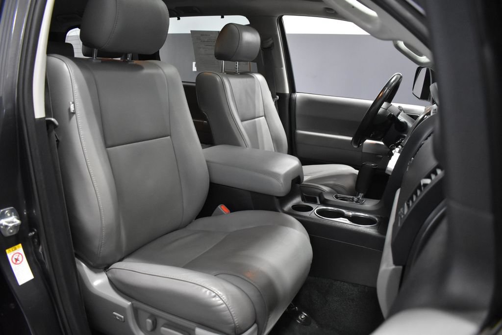 Used 2018 Toyota Sequoia Limited w/ Safety & Convenience Package AWD/4WD image 5