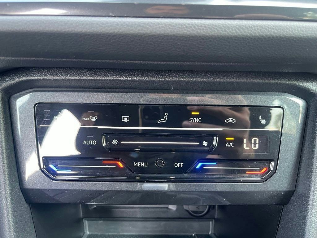 Certified 2024 Volkswagen Tiguan SE R-Line AWD/4WD image 19