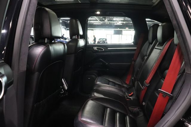 Used 2017 Porsche Cayenne Turbo AWD/4WD image 15