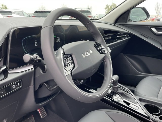 New 2025 Kia Niro EX Touring image 10