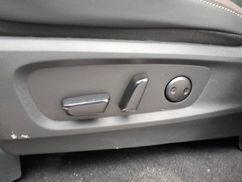 New 2026 Nissan Pathfinder Platinum image 25