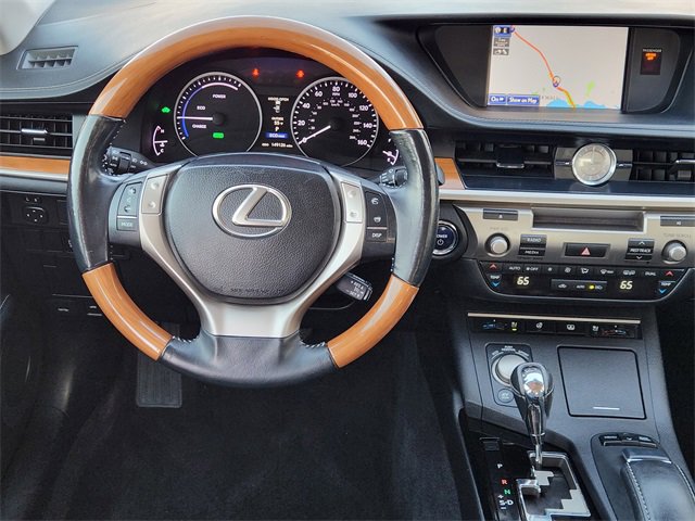 Used 2013 Lexus ES 300h image 15