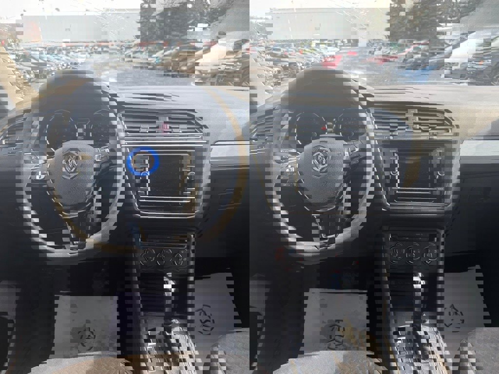 Used 2020 Volkswagen Tiguan S image 16