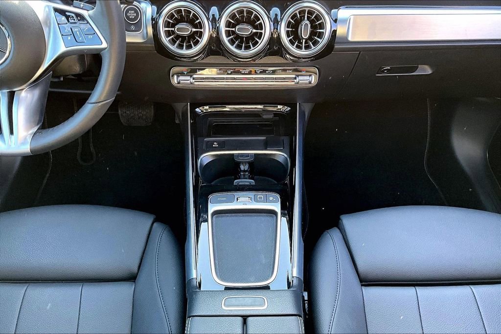 Used 2026 Mercedes-Benz GLB 250 4MATIC image 24