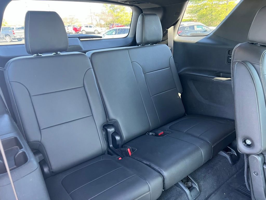 Used 2023 Chevrolet Traverse LT w/ LT Premium Package image 12