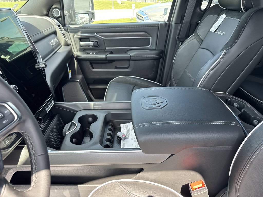 New 2026 RAM 3500 Laramie AWD/4WD image 21